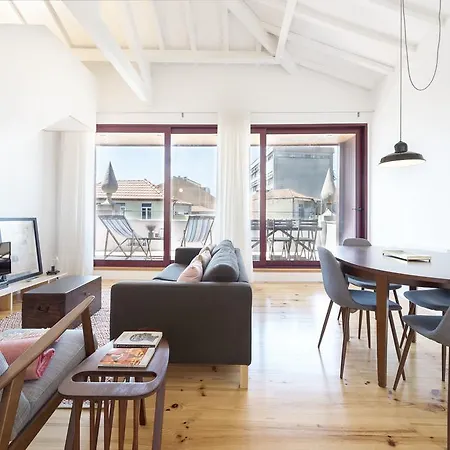 Lovelystay - Floor Balcony 아파트 포르투