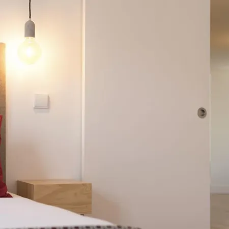 公寓 Lovelystay - Floor Balcony 波尔图