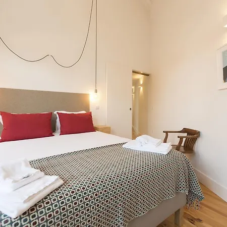 Lovelystay - Floor Balcony 포르투