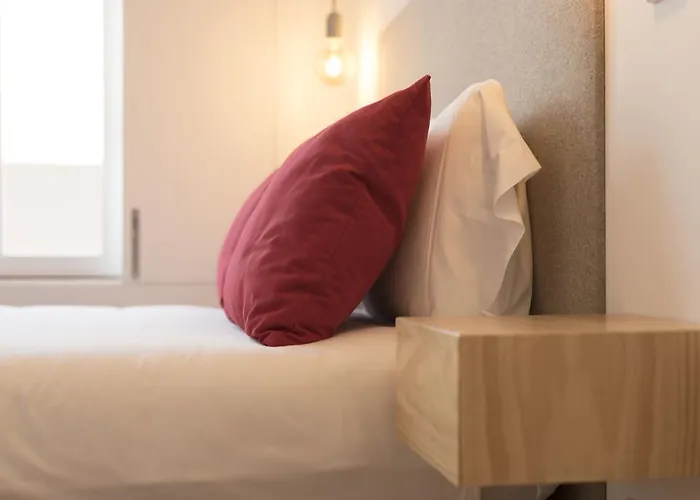 Lovelystay - Floor Balcony *