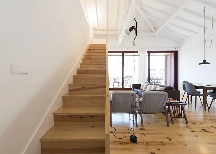 Lovelystay - Floor Balcony Porto