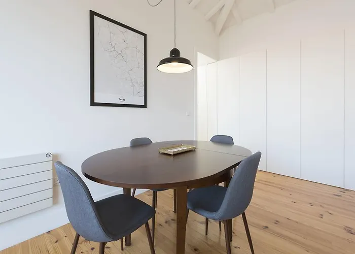 Lovelystay - Floor Balcony * Porto